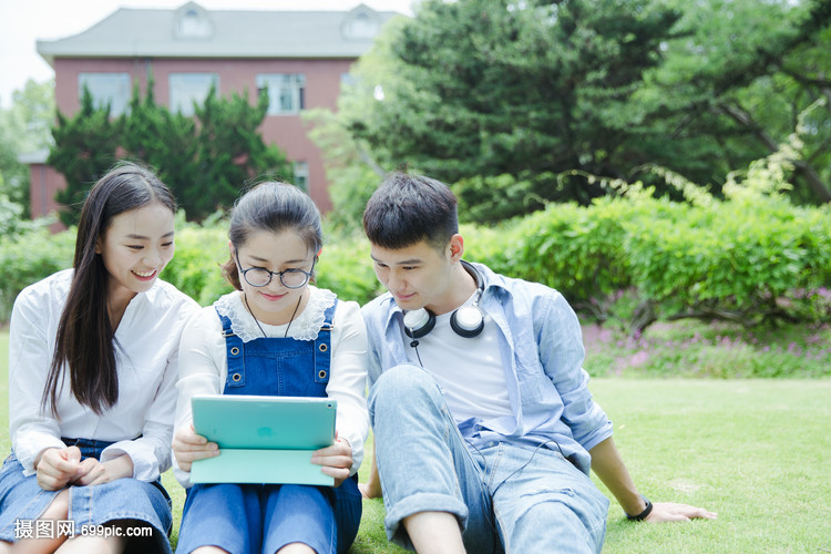 为什么建议大学生买平板(大学生买不买平板)